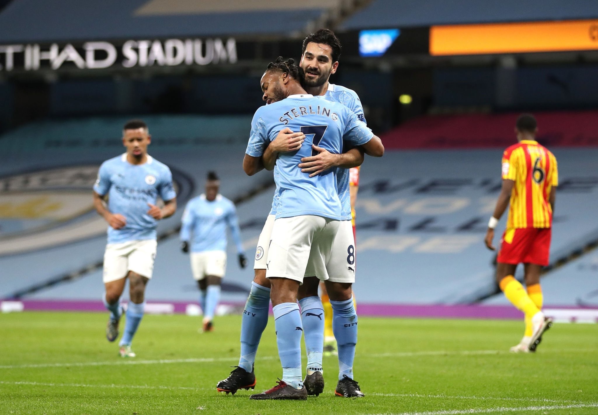 力差距明显 力差距明显