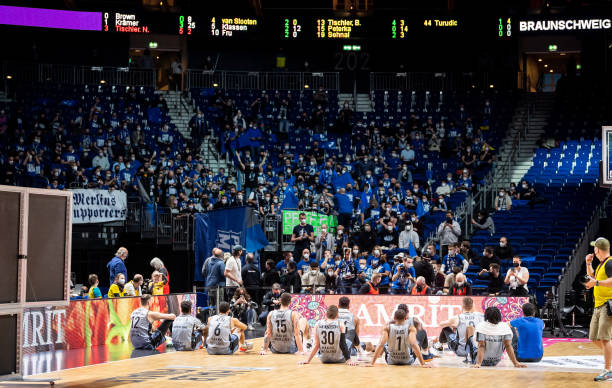 情和家庭氛 情和家庭氛