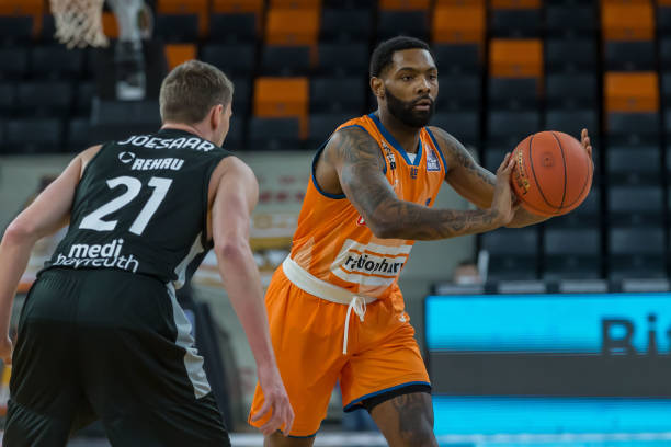 的竞争依然 的竞争依然