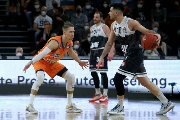 通人爱上了 通人爱上了