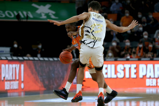 根据不完全 根据不完全